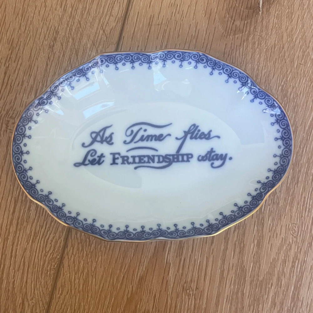 Williamsburg Reserve Porcelain Friendship Trinket Dish Mottahedeh Portugal - Picture 1 of 9